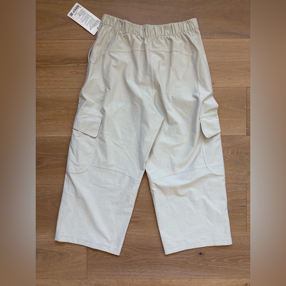 NWT Lululemon Light Utilitech Cargo Pocket HR Crop Natural Ivory Size 30 - Picture 4 of 7